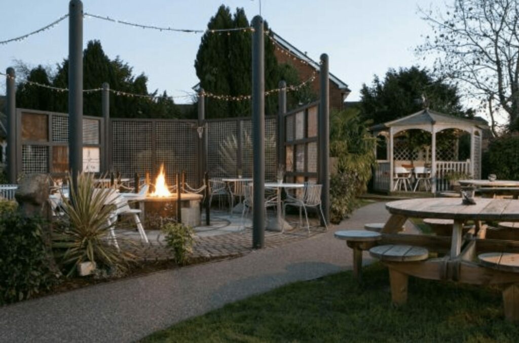 Brightstar Fires - The Huntsman Brockenhurst 2